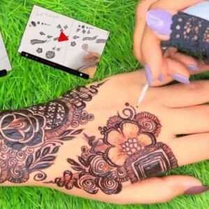 Online Course Certified Mehndi Artist/Henna Designer